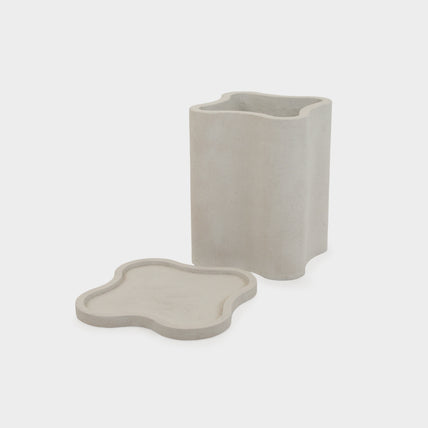 Leo Planter