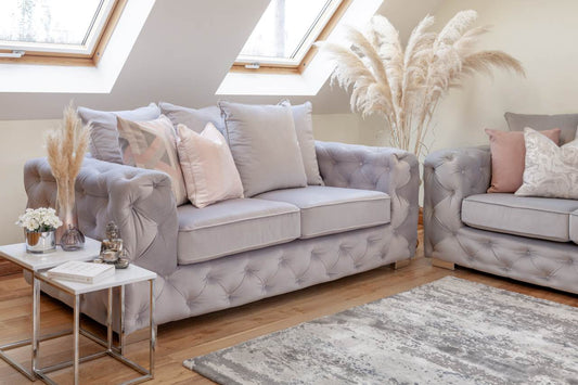 How to Mix and Match Sofas for a Stylish Living Room
