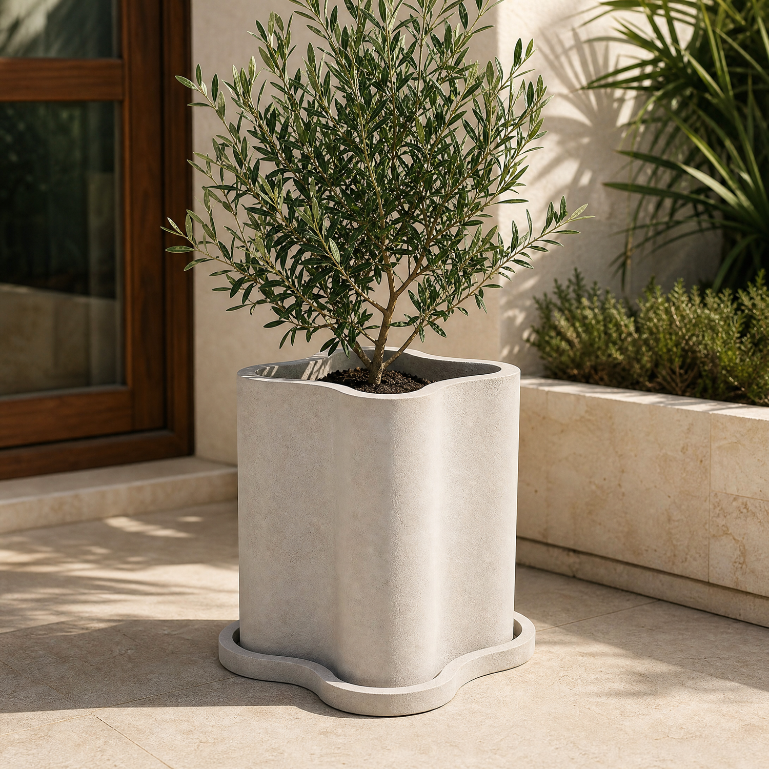 Leo Planter Cream Microcement