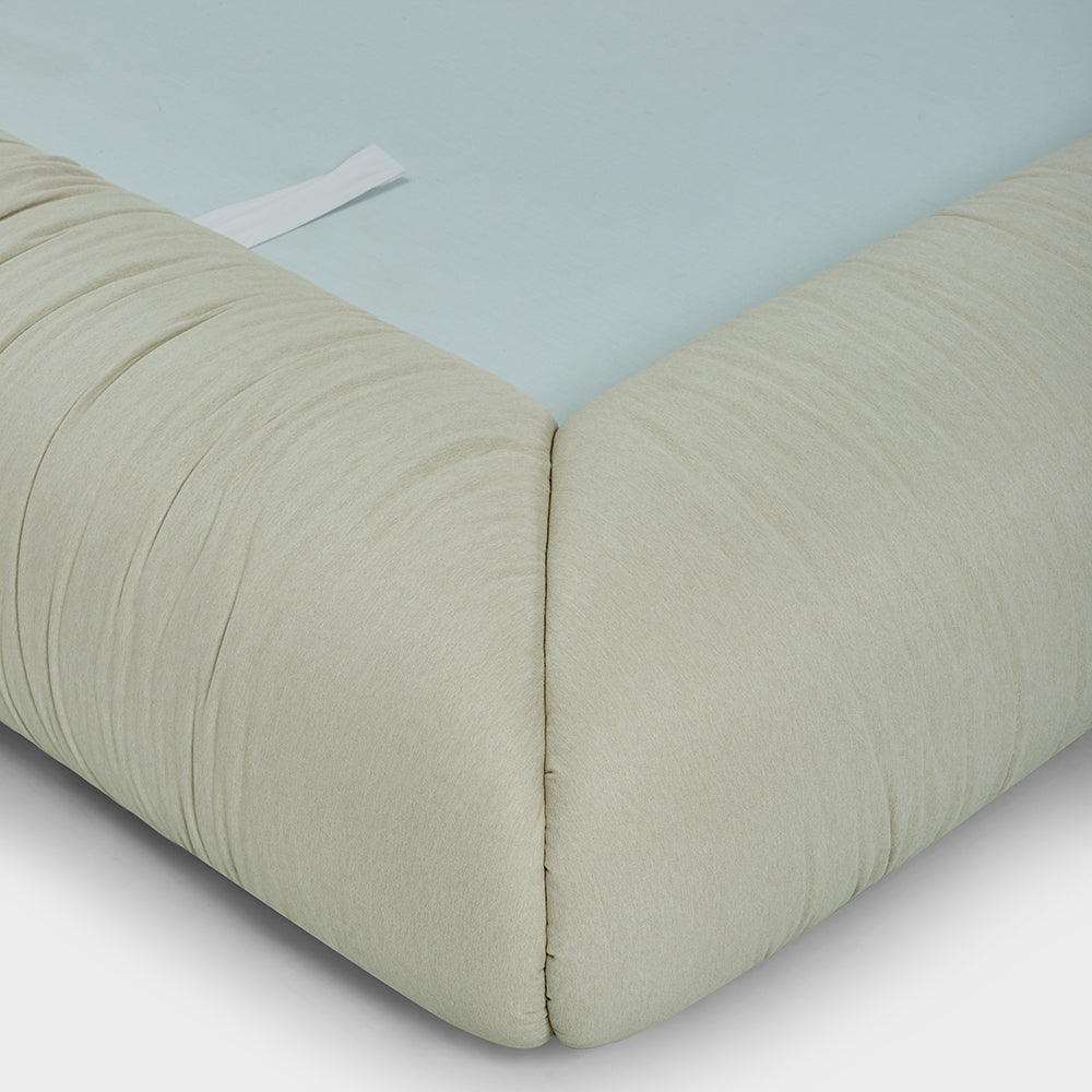 Larissa Bed