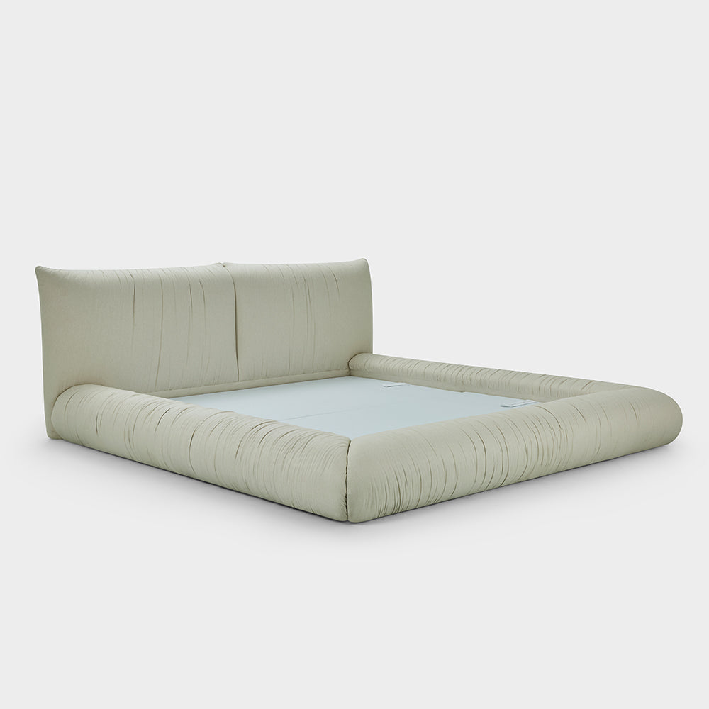 Larissa Bed