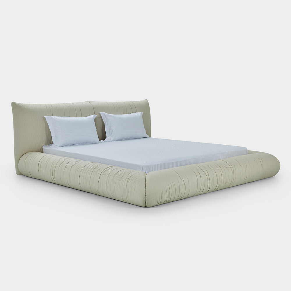Larissa Bed
